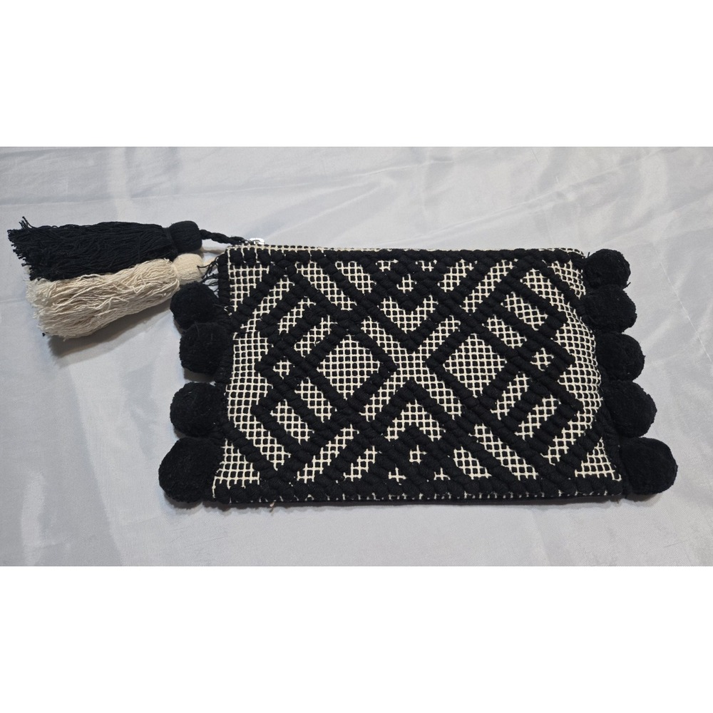 Shiraleah‎ Chicago Woven Clutch Bag Tassels Black Cream Zip Cotton Woven Pouch